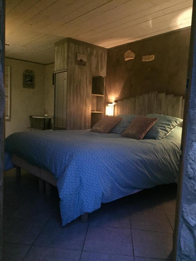 Hotel chambre d’hôtes des oliviers à La Roque-sur-Cèze Extérieur photo